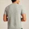 Baumwoll-Hanf-Henley-Hemd mit drei Knöpfen und kurzen Ärmeln Baumwoll-Hanf-Henley-Hemd mit drei Knöpfen und kurzen Ärmeln