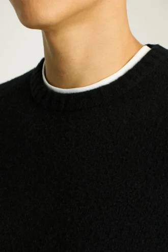 Bouclé-Pullover mit Rundhalsausschnitt Bouclé-Pullover mit Rundhalsausschnitt