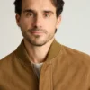 Die Bomberjacke aus Wildleder Die Bomberjacke aus Wildleder