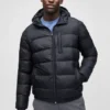 Die Daunenjacke mit Kapuze Die Daunenjacke mit Kapuze