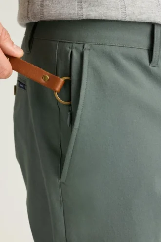 Entdecken Sie mühelosen Stil mit den Bonobos Stretch Herren-Chinos 2.0