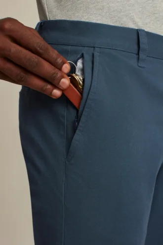 Entdecken Sie mühelosen Stil mit den Bonobos Stretch Herren-Chinos 2.0