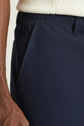 Entdecken Sie mühelosen Stil mit den Bonobos Stretch Herren-Chinos 2.0