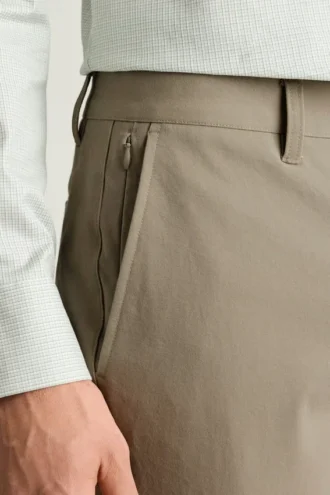 Entdecken Sie mühelosen Stil mit den Bonobos Stretch Herren-Chinos 2.0