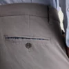 Entdecken Sie mühelosen Stil mit den Bonobos Stretch Herren-Chinos 2.0 Entdecken Sie mühelosen Stil mit den Bonobos Stretch Herren-Chinos 2.0
