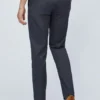 Garnfarbene Stretch-Chinos Garnfarbene Stretch-Chinos