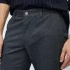 Garnfarbene Stretch-Chinos Garnfarbene Stretch-Chinos