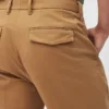 Gefaltete Stretch-Chinos Gefaltete Stretch-Chinos
