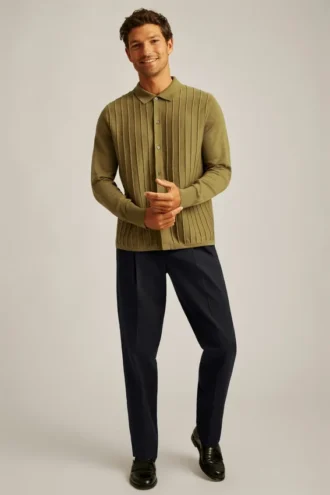 Gestreifter Cardigan-Pullover-Polo