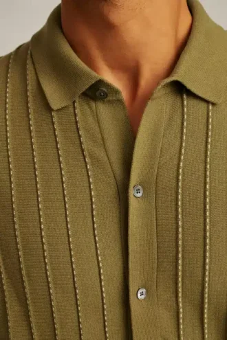 Gestreifter Cardigan-Pullover-Polo