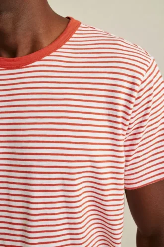 Gestreiftes Slub-T-Shirt Gestreiftes Slub-T-Shirt