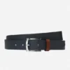 Gürtel aus genarbtem Leder Gürtel aus genarbtem Leder