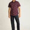 Knöpfen Sie Ihren Stil mit dem Bonobos Riviera Short Sleeve Shirt zu Knöpfen Sie Ihren Stil mit dem Bonobos Riviera Short Sleeve Shirt zu