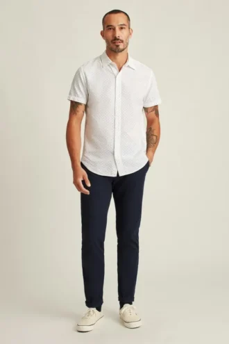 Knöpfen Sie Ihren Stil mit dem Bonobos Riviera Short Sleeve Shirt zu