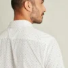 Knöpfen Sie Ihren Stil mit dem Bonobos Riviera Short Sleeve Shirt zu Knöpfen Sie Ihren Stil mit dem Bonobos Riviera Short Sleeve Shirt zu