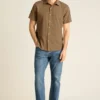 Kurzärmeliges Herrenhemd mit Knopfleiste von Bonobos | Edler Montauk-Stil Kurzärmeliges Herrenhemd mit Knopfleiste von Bonobos | Edler Montauk-Stil