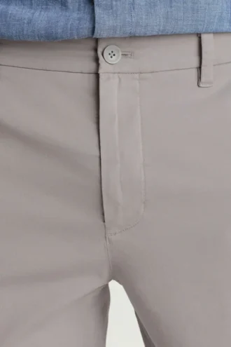 Leichte Chino