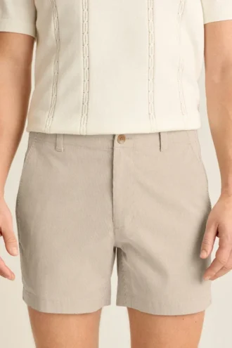 Leichte Chino-Shorts