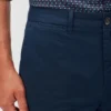 Leichte Sommer-Chino-Shorts mit Stretch Leichte Sommer-Chino-Shorts mit Stretch