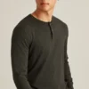 Leichter Henley-Pullover