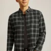Leichtes Stretch-Flanell-Hemd Leichtes Stretch-Flanell-Hemd