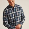 Leichtes Stretch-Flanell-Hemd Leichtes Stretch-Flanell-Hemd