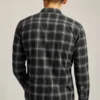 Leichtes Stretch-Flanell-Hemd Leichtes Stretch-Flanell-Hemd
