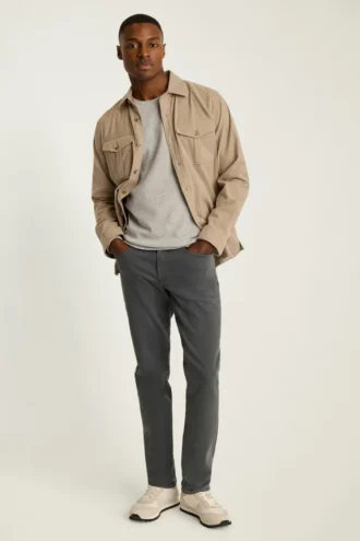 Machen Sie sich bereit für den Jet-Set mit den Extra-Stretch Travel Jeans von Bonobos