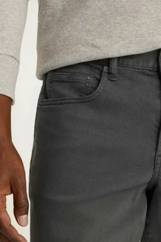 Machen Sie sich bereit für den Jet-Set mit den Extra-Stretch Travel Jeans von Bonobos