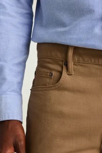 Machen Sie sich bereit für den Jet-Set mit den Extra-Stretch Travel Jeans von Bonobos