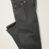 Machen Sie sich bereit für den Jet-Set mit den Extra-Stretch Travel Jeans von Bonobos Machen Sie sich bereit für den Jet-Set mit den Extra-Stretch Travel Jeans von Bonobos