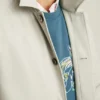 Meistern Sie Regentage stilvoll mit der italienischen Mac-Jacke von Bonobos Meistern Sie Regentage stilvoll mit der italienischen Mac-Jacke von Bonobos