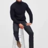 Merino-Rollkragenpullover mit Zopfmuster Merino-Rollkragenpullover mit Zopfmuster