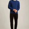 Mittelstarker Rundhals-Pullover mit Zopfmuster Mittelstarker Rundhals-Pullover mit Zopfmuster