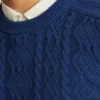 Mittelstarker Rundhals-Pullover mit Zopfmuster Mittelstarker Rundhals-Pullover mit Zopfmuster