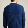 Mittelstarker Rundhals-Pullover mit Zopfmuster Mittelstarker Rundhals-Pullover mit Zopfmuster