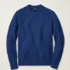 Mittelstarker Rundhals-Pullover mit Zopfmuster Mittelstarker Rundhals-Pullover mit Zopfmuster