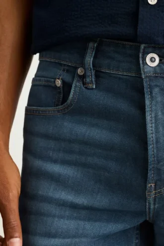 Neudefinieren Sie Komfort mit den leichten Stretch-Jeans von Bonobos