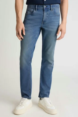 Neudefinieren Sie Komfort mit den leichten Stretch-Jeans von Bonobos