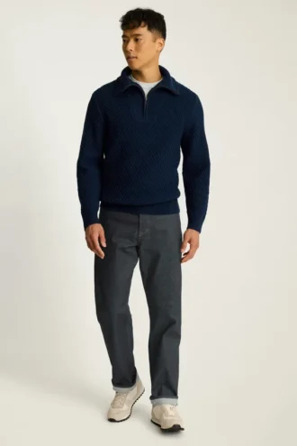 Pullover mit halbem Reißverschluss und Kragen