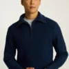 Pullover mit halbem Reißverschluss und Kragen Pullover mit halbem Reißverschluss und Kragen