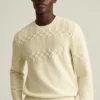 Pullover mit Rundhalsausschnitt und Zopfmuster Pullover mit Rundhalsausschnitt und Zopfmuster