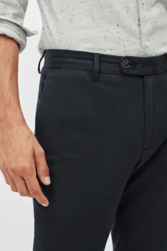 Raffinierte Stretch-Chinos