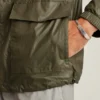Regenjacke aus recyceltem Nylon Regenjacke aus recyceltem Nylon