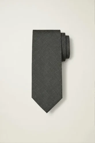 Runden Sie Ihr Outfit mit einer Bonobos Premium-Seidenkrawatte ab Runden Sie Ihr Outfit mit einer Bonobos Premium-Seidenkrawatte ab