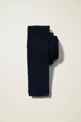 Runden Sie Ihr Outfit mit einer Bonobos Premium-Seidenkrawatte ab