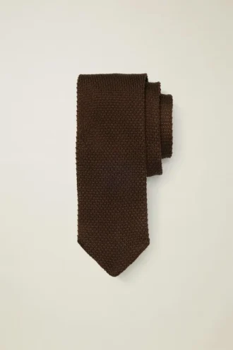Runden Sie Ihr Outfit mit einer Bonobos Premium-Seidenkrawatte ab Runden Sie Ihr Outfit mit einer Bonobos Premium-Seidenkrawatte ab