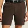 Schwingen Sie stilvoll mit den Bonobos Highland Tour Golfshorts