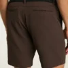 Schwingen Sie stilvoll mit den Bonobos Highland Tour Golfshorts