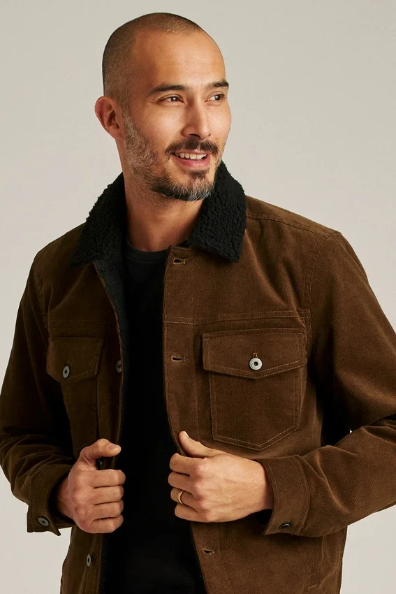 Sherpa-gefütterte Cordjacke Sherpa-gefütterte Cordjacke